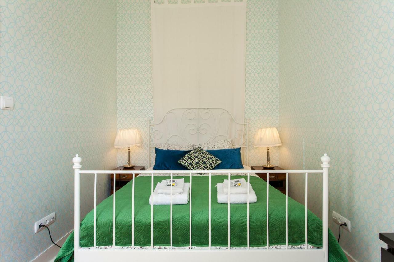 Bairro Alto 3 Bedroom Patio Flat! リスボン エクステリア 写真