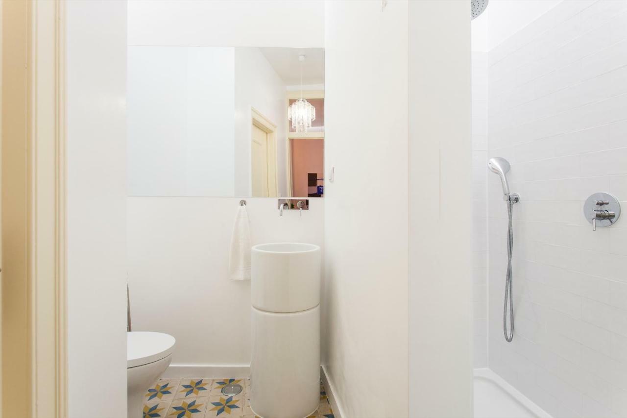 Bairro Alto 3 Bedroom Patio Flat! リスボン エクステリア 写真
